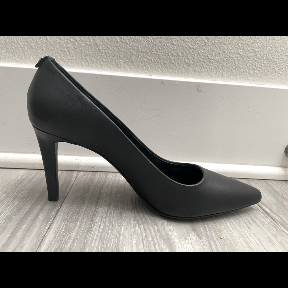 Michael Kors Black Leather Dorothy Heels 8.5